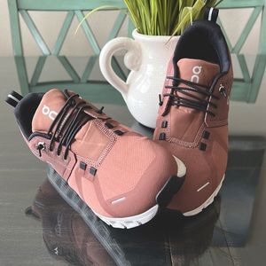 Brand new Cloud 5 waterproof cocoa/frost women’s size 8 running shoes!